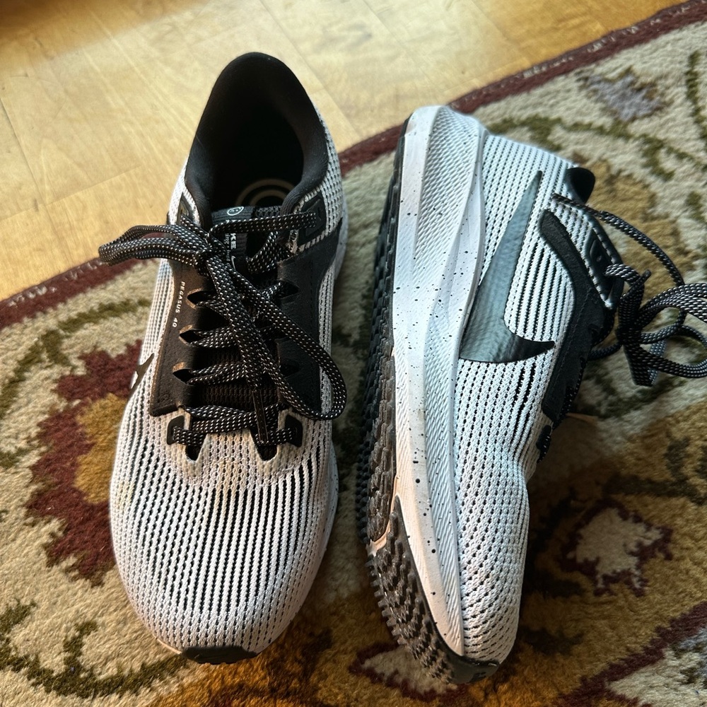 Nike Pegasus 40 Running Sneakers